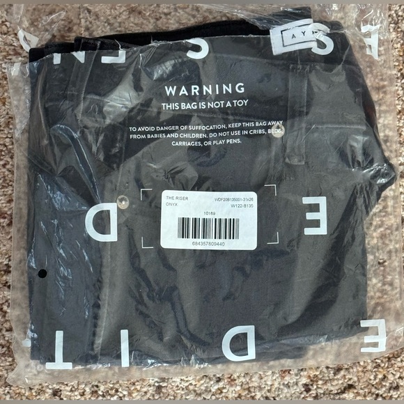 NWT (In Plastic Wrap) Women’s AYR Size 31 x 26 “The Riser” Style Jeans in Onyx - Picture 11 of 12